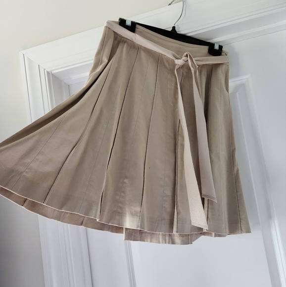 WHBM pleated skirt - Picture 2 of 5